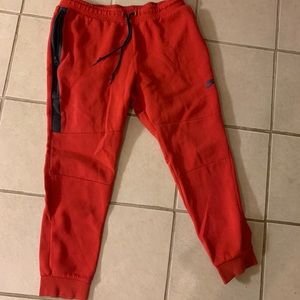 Nikes men’s joggers